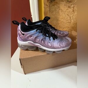 Nike women’s Air VaporMax Plus